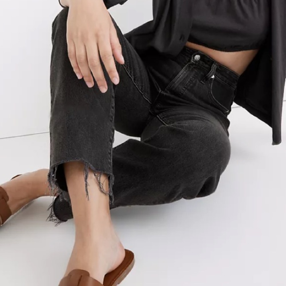 Reformation Black wide leg jeans. Sz29